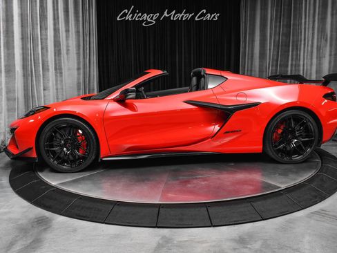 Used 2024 Chevrolet Corvette Z06 w/ Z07 Performance Package RWD image 1