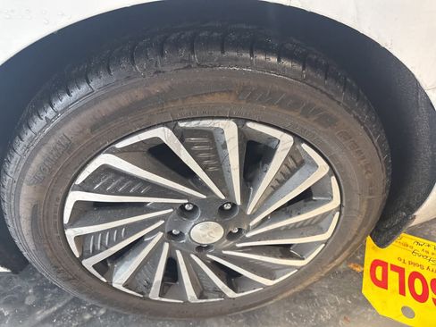 Used 2022 Hyundai Sonata Limited w/ Winter Weather Package image 10