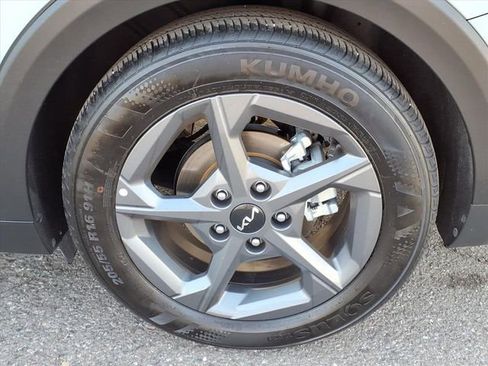 Used 2025 Kia K4 LXS image 7