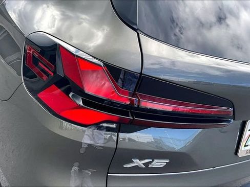 Used 2025 BMW X5 xDrive40i w/ Parking Assistance Package image 32