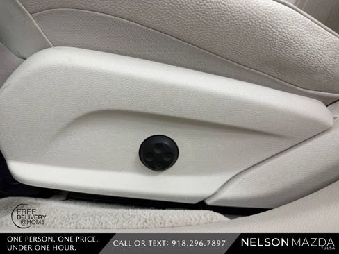 Used 2017 Mercedes-Benz E 300 4MATIC image 18