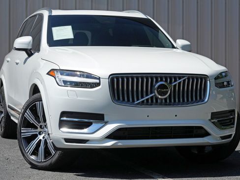 Used 2024 Volvo XC90 T8 Ultimate w/ Protection Package Premier AWD/4WD image 4