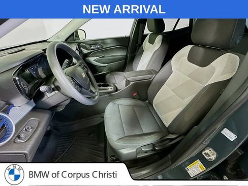 Used 2025 Chevrolet Trax LS w/ LS Convenience Package FWD image 12