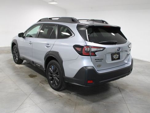 Used 2025 Subaru Outback Onyx Edition AWD/4WD image 7