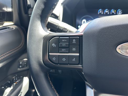 Used 2024 Ford Expedition Platinum AWD/4WD image 26