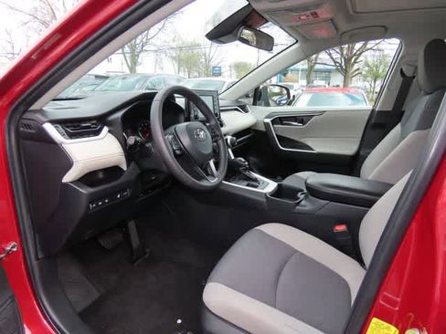 Used 2022 Toyota RAV4 XLE w/ Convenience Package AWD/4WD image 2