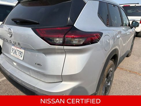 Certified 2025 Nissan Rogue SV AWD/4WD image 8