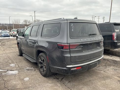 Used 2024 Jeep Wagoneer Series III image 4