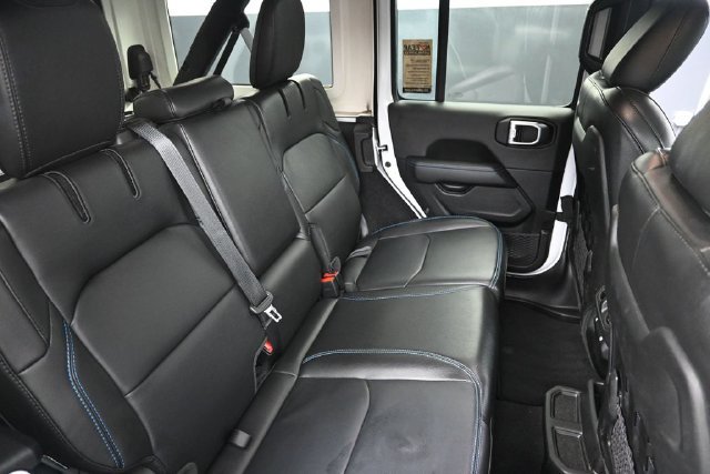 Used 2022 Jeep Wrangler Unlimited Rubicon 4xe w/ Cold Weather Group AWD/4WD image 45