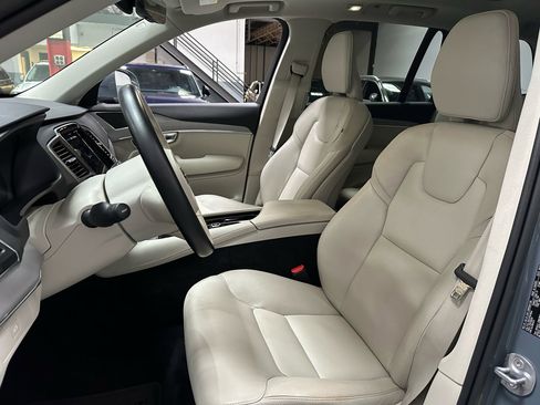 Used 2023 Volvo XC90 B5 Core w/ Protection Package Premier image 18