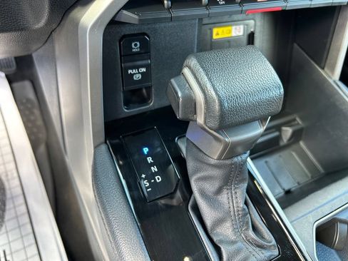 Used 2022 Toyota Tundra Limited w/ Power Package AWD/4WD image 31