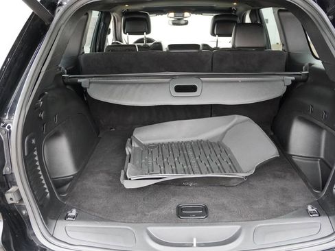 Certified 2022 Jeep Grand Cherokee Laredo X image 21