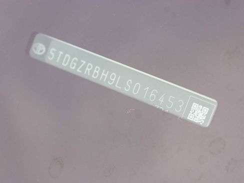 Used 2020 Toyota Highlander XLE image 29