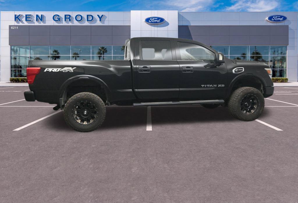 Used 2019 Nissan Titan PRO-4X w/ Pro-4x Convenience Package AWD/4WD image 6