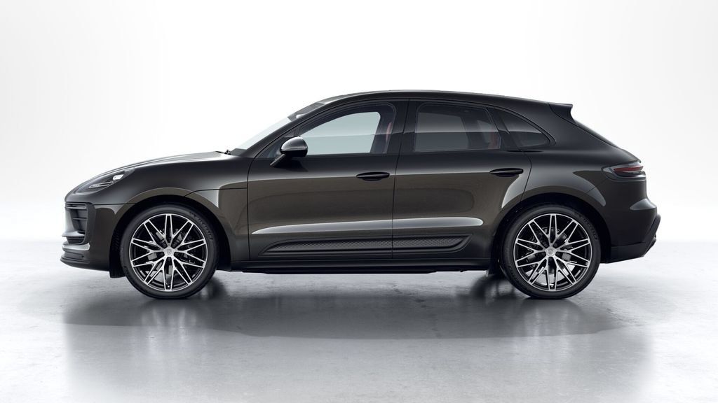 Certified 2023 Porsche Macan AWD/4WD image 8