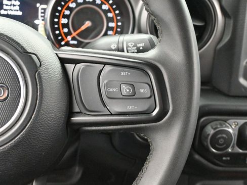 Used 2023 Jeep Wrangler Willys image 16