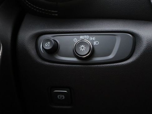 Used 2025 Chevrolet Blazer LT image 30