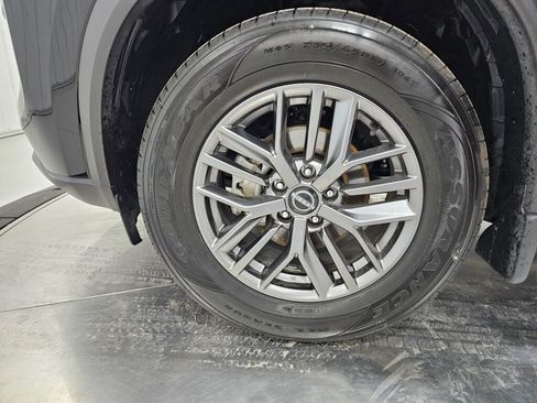 Used 2023 Nissan Rogue S AWD/4WD image 10