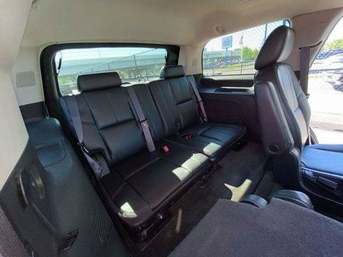 Used 2011 Chevrolet Tahoe LT w/ Luxury Package AWD/4WD image 2