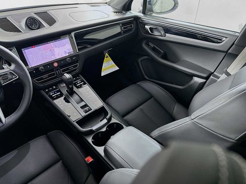New 2026 Porsche Macan image 26