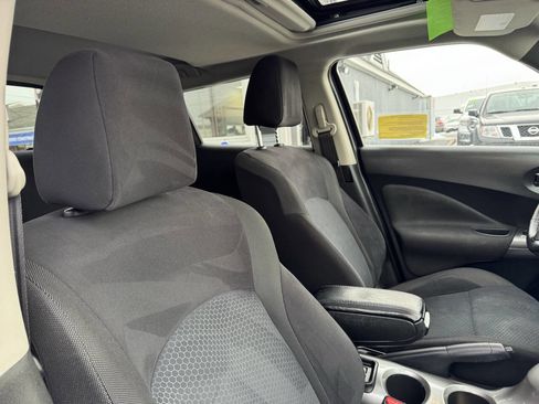 Used 2017 Nissan Juke SV image 32