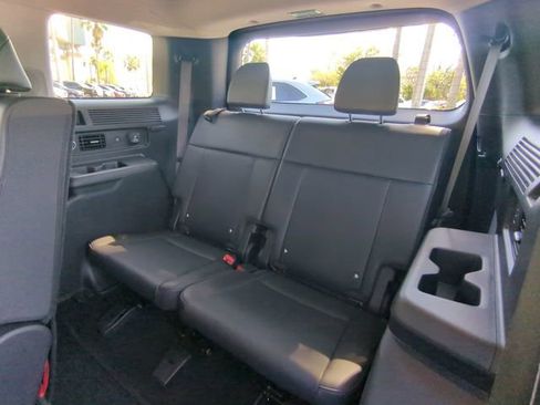 Used 2025 Hyundai Santa Fe Limited FWD image 16