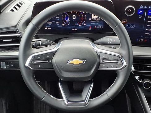 Used 2026 Chevrolet Traverse LT FWD image 18