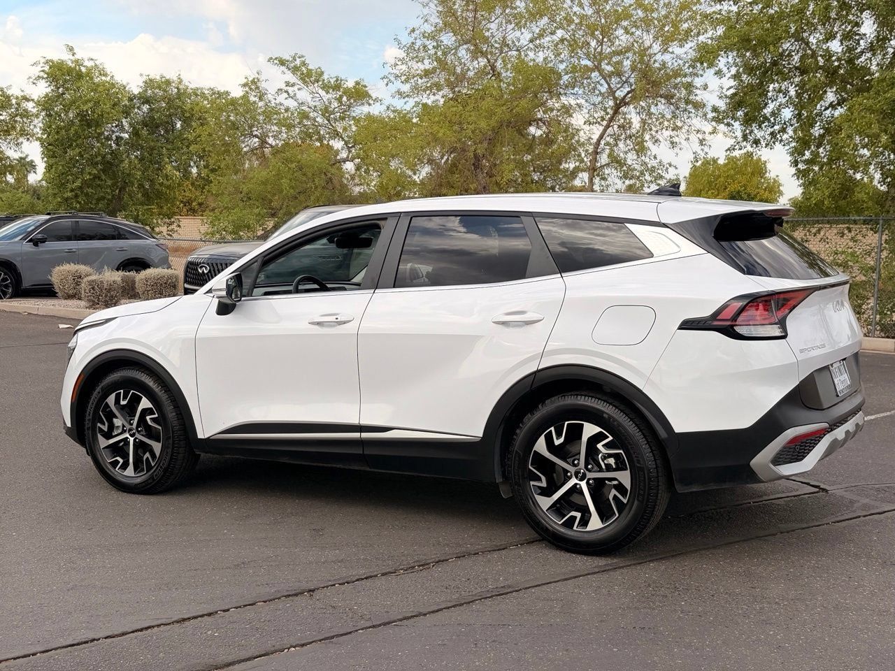 Used 2024 Kia Sportage EX FWD image 4