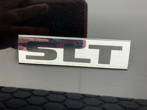 Used 2024 RAM 1500 Classic SLT AWD/4WD image 34