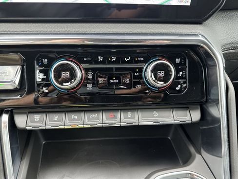 New 2026 GMC Sierra 3500 Denali w/ Denali Reserve Package AWD/4WD image 19