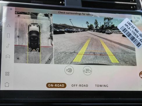 New 2025 Land Rover Discovery S image 24