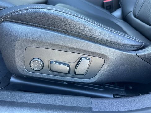 Used 2025 BMW 330i Sedan w/ Premium Package RWD image 14