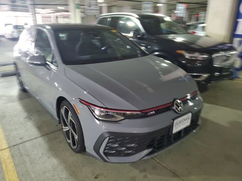 Certified 2026 Volkswagen GTI SE FWD image 17