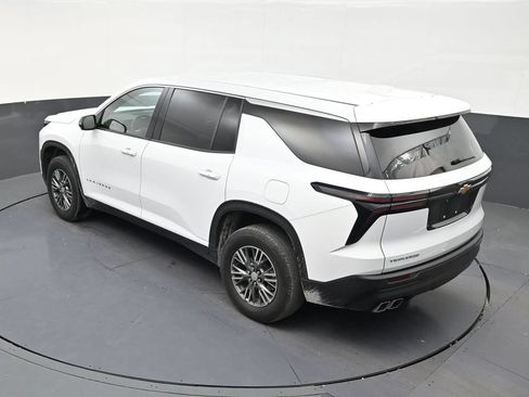 Used 2024 Chevrolet Traverse LS FWD image 14