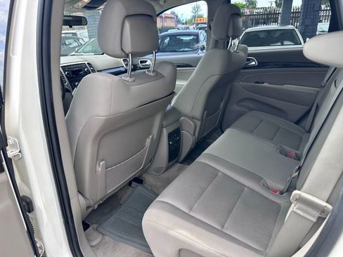 Used 2012 Jeep Grand Cherokee Laredo w/ Laredo E Group image 50