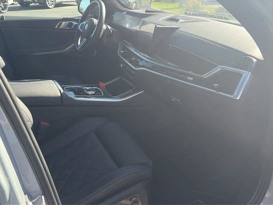 Used 2025 BMW X5 M60i AWD/4WD image 30