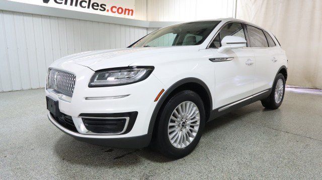 Used 2020 Lincoln Nautilus FWD image 2
