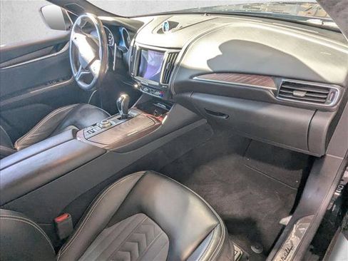Used 2018 Maserati Levante S GranLusso image 21