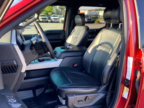 Used 2019 Ford F150 Lariat w/ Equipment Group 502A Luxury image 8