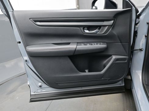 Used 2023 Honda CR-V Sport image 9