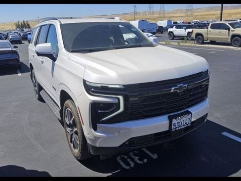 Used 2025 Chevrolet Tahoe RST w/ Comfort Package AWD/4WD image 2
