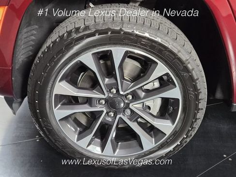 Used 2021 Jeep Grand Cherokee L Overland w/ Luxury Tech Group IV AWD/4WD image 12