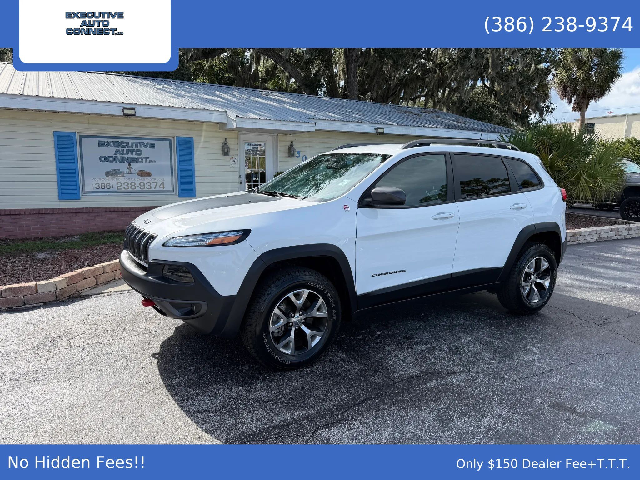 Used 2017 Jeep Cherokee Trailhawk w/ Comfort/Convenience Group AWD/4WD image 1