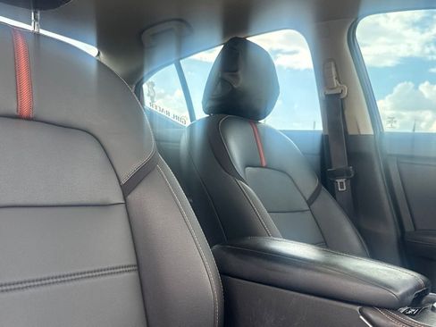 Used 2023 Nissan Sentra SR w/ SR Premium Package FWD image 32