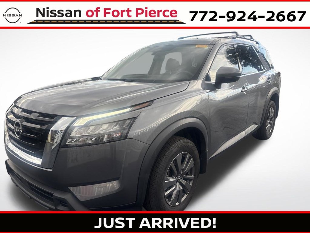 Used 2024 Nissan Pathfinder SV FWD image 1