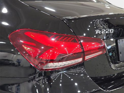 Used 2020 Mercedes-Benz A 220 4MATIC image 30
