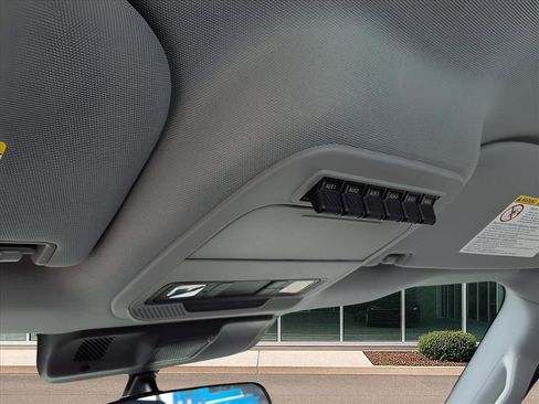 Used 2024 Ford F550 4x4 Regular Cab Super Duty image 8