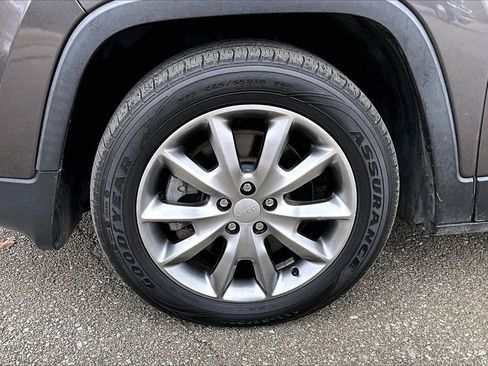 Used 2018 Jeep Cherokee Limited image 8