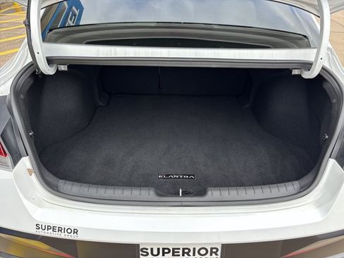 Used 2025 Hyundai Elantra Limited FWD image 6
