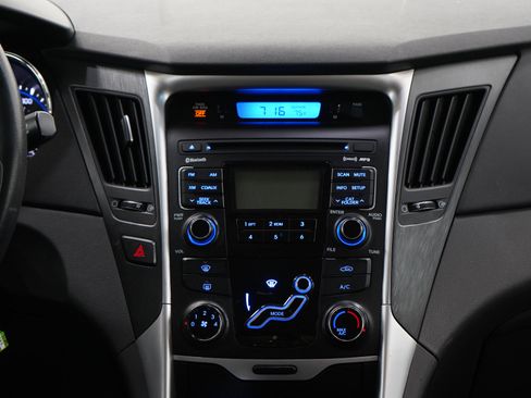 Used 2011 Hyundai Sonata GLS FWD image 15